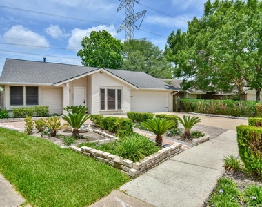 9503 Bent Spur Lane - Photo Thumbnail 1