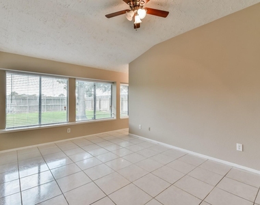 9503 Bent Spur Lane - Photo Thumbnail 13