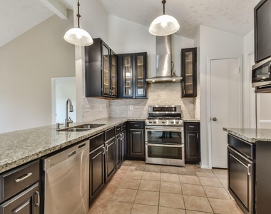 9503 Bent Spur Lane - Photo Thumbnail 6