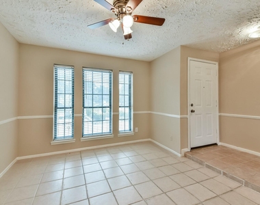 9503 Bent Spur Lane - Photo Thumbnail 11