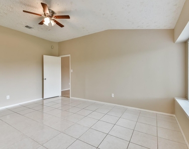 9503 Bent Spur Lane - Photo Thumbnail 15
