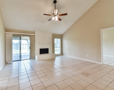 9503 Bent Spur Lane - Photo Thumbnail 3