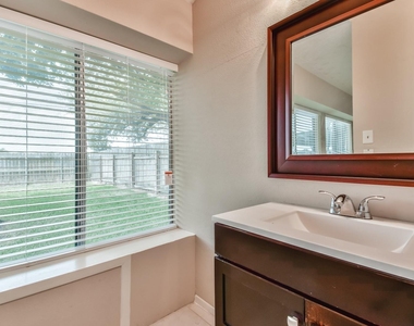 9503 Bent Spur Lane - Photo Thumbnail 17