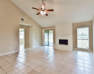 9503 Bent Spur Lane - Photo Thumbnail 4