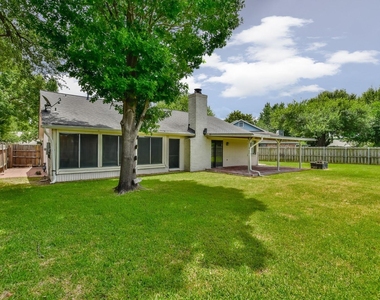 9503 Bent Spur Lane - Photo Thumbnail 27