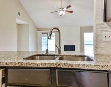 9503 Bent Spur Lane - Photo Thumbnail 10