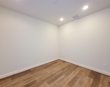 12 Hermann Park Court - Photo Thumbnail 6