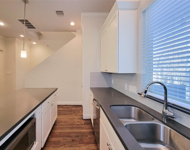 12 Hermann Park Court - Photo Thumbnail 14