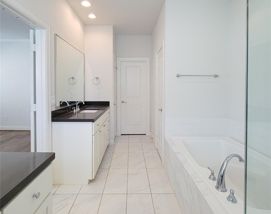 12 Hermann Park Court - Photo Thumbnail 30