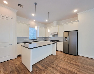 12 Hermann Park Court - Photo Thumbnail 11