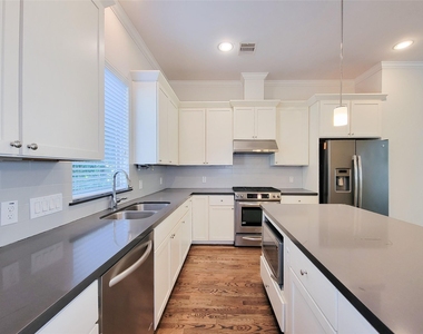 12 Hermann Park Court - Photo Thumbnail 13