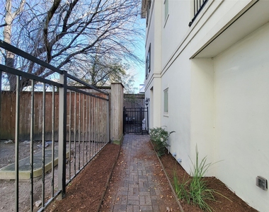 12 Hermann Park Court - Photo Thumbnail 40