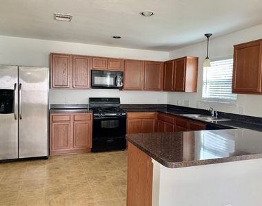 2902 Beacon Grove - Photo Thumbnail 6