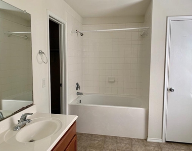 2902 Beacon Grove - Photo Thumbnail 14