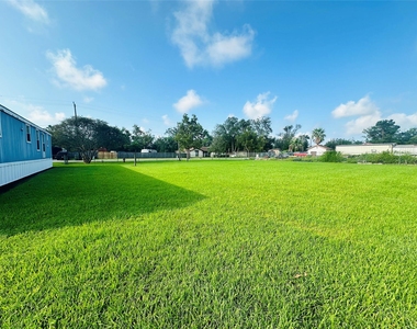 9012 Spruce Street - Photo Thumbnail 15
