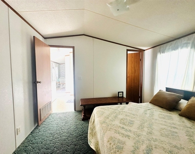 9012 Spruce Street - Photo Thumbnail 8