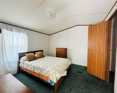 9012 Spruce Street - Photo Thumbnail 7