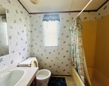 9012 Spruce Street - Photo Thumbnail 6