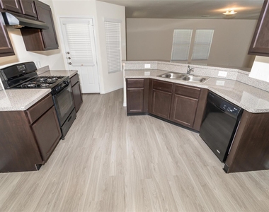 5634 Latta Plantation Drive - Photo Thumbnail 2