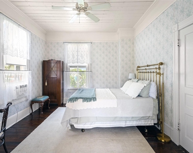 1112 Broadway Street - Photo Thumbnail 18