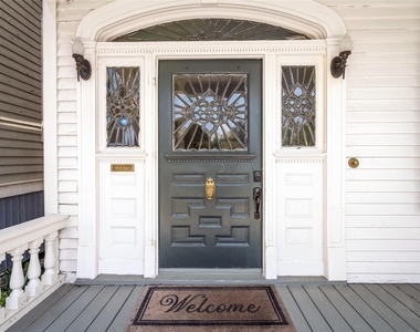 1112 Broadway Street - Photo Thumbnail 1