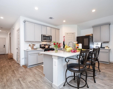 8134 Sugar Cane Lane - Photo Thumbnail 13