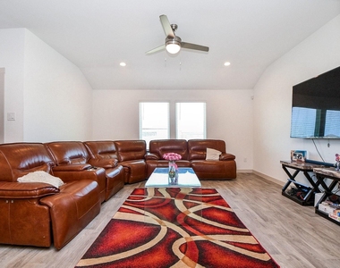 8134 Sugar Cane Lane - Photo Thumbnail 3