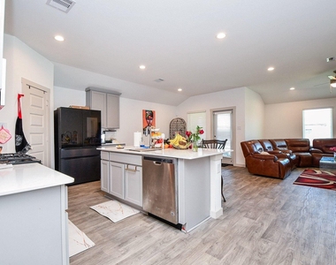8134 Sugar Cane Lane - Photo Thumbnail 11