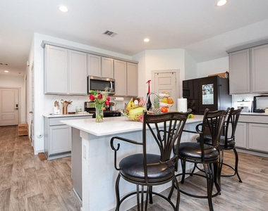 8134 Sugar Cane Lane - Photo Thumbnail 4