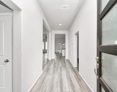 859 Sarasota Shore Drive - Photo Thumbnail 7