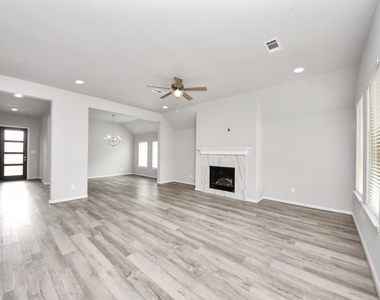 859 Sarasota Shore Drive - Photo Thumbnail 8