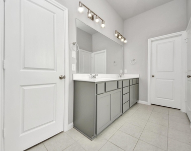 859 Sarasota Shore Drive - Photo Thumbnail 35