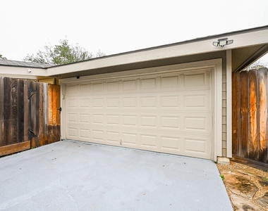 19414 Dianeshire Drive - Photo Thumbnail 5