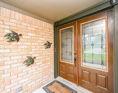 19414 Dianeshire Drive - Photo Thumbnail 3