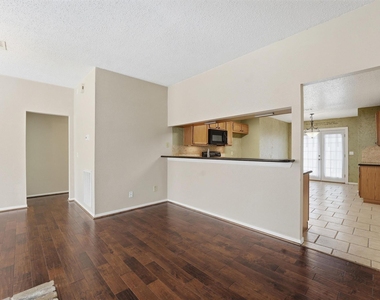 17219 Kettle Creek Drive - Photo Thumbnail 10