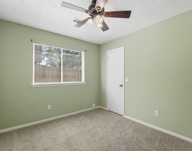 17219 Kettle Creek Drive - Photo Thumbnail 14