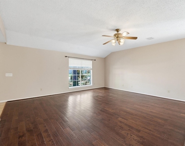 17219 Kettle Creek Drive - Photo Thumbnail 6