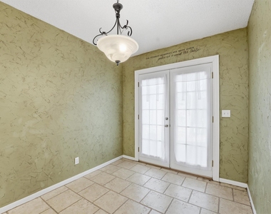 17219 Kettle Creek Drive - Photo Thumbnail 9