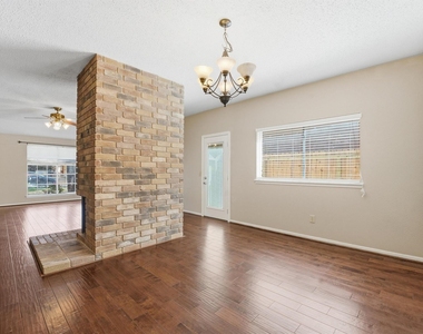 17219 Kettle Creek Drive - Photo Thumbnail 12