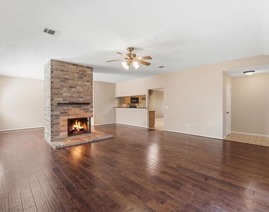 17219 Kettle Creek Drive - Photo Thumbnail 4