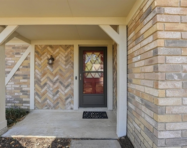 17219 Kettle Creek Drive - Photo Thumbnail 2