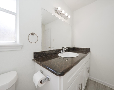 5375 Little John Lane - Photo Thumbnail 4