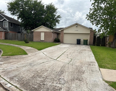 1154 W Brompton Drive - Photo Thumbnail 17