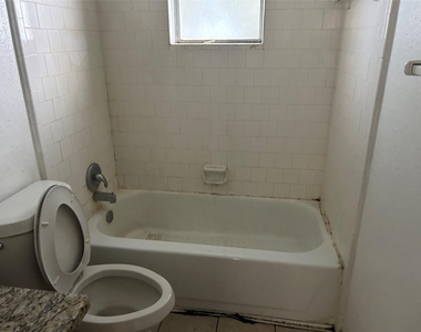 1154 W Brompton Drive - Photo Thumbnail 12