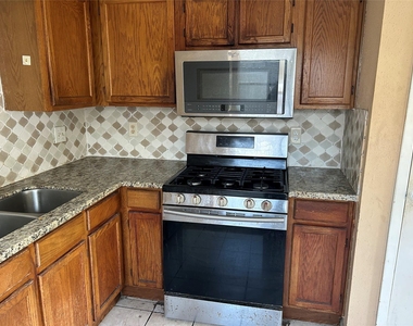1154 W Brompton Drive - Photo Thumbnail 2