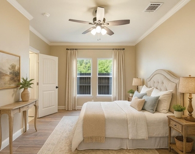 1520 Amundsen Street - Photo Thumbnail 4