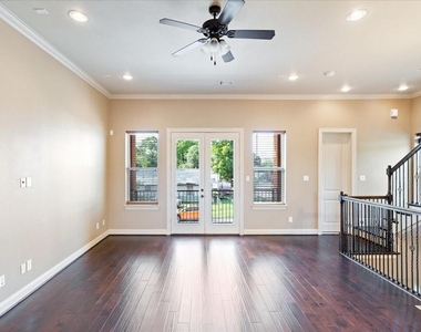 1520 Amundsen Street - Photo Thumbnail 8