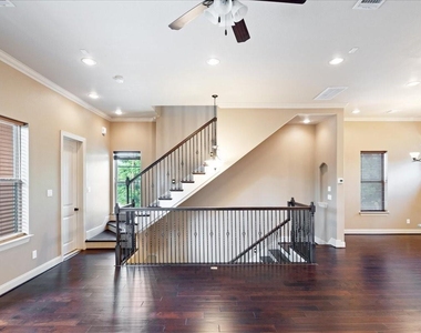 1520 Amundsen Street - Photo Thumbnail 17