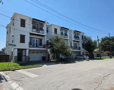 1520 Amundsen Street - Photo Thumbnail 27
