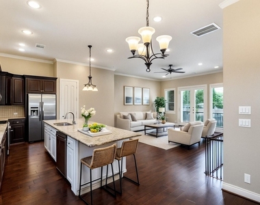 1520 Amundsen Street - Photo Thumbnail 14